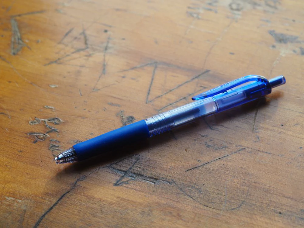 Uni-ball Signo RT Gel Pen - 0.38mm - Blue
