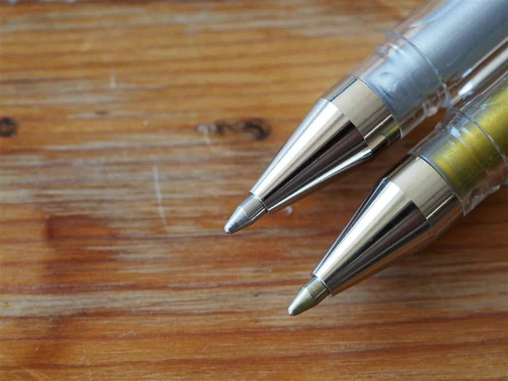 Uni-ball Signo UM-100 Gel Pen - Silver - Image 3