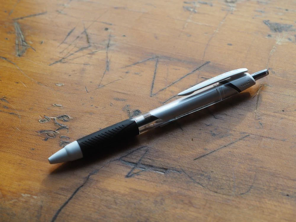 Uni Jetstream Ballpoint Pen - 0.5mm - White (Black Ink)