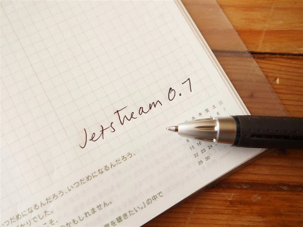 Uni Jetstream Rubber Body Ballpoint Pen - Orange - Image 3