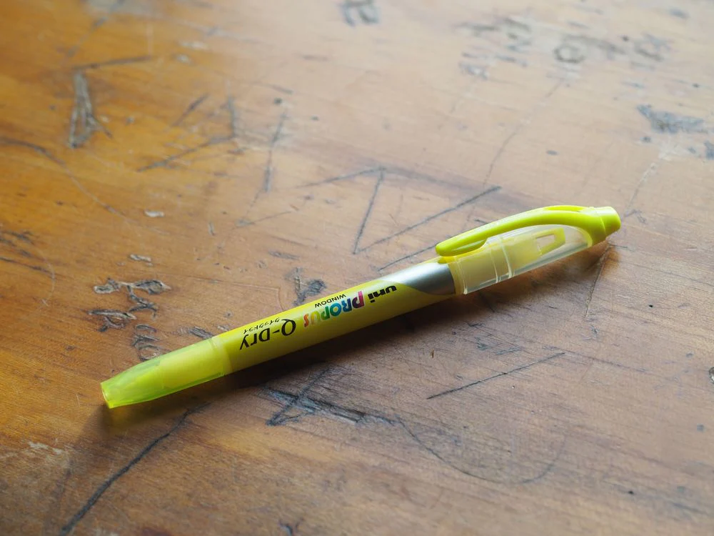 Uni Mitsubishi Propus Q-Dry Highlighter - Yellow