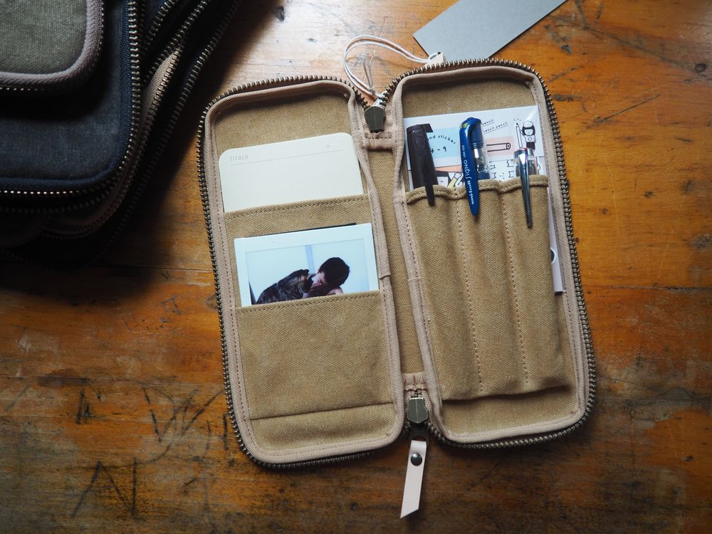 Yuruliku - FLAT tool case 3 pens - Limited Color - Iron Black - Image 3